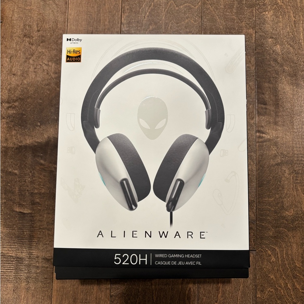 Alienware 520H Wired Headset - Black and White